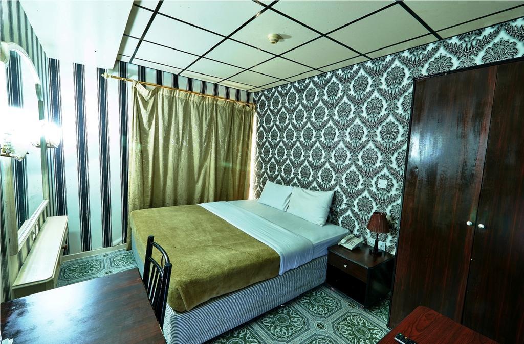 West Hotel Dubai Bagian luar foto