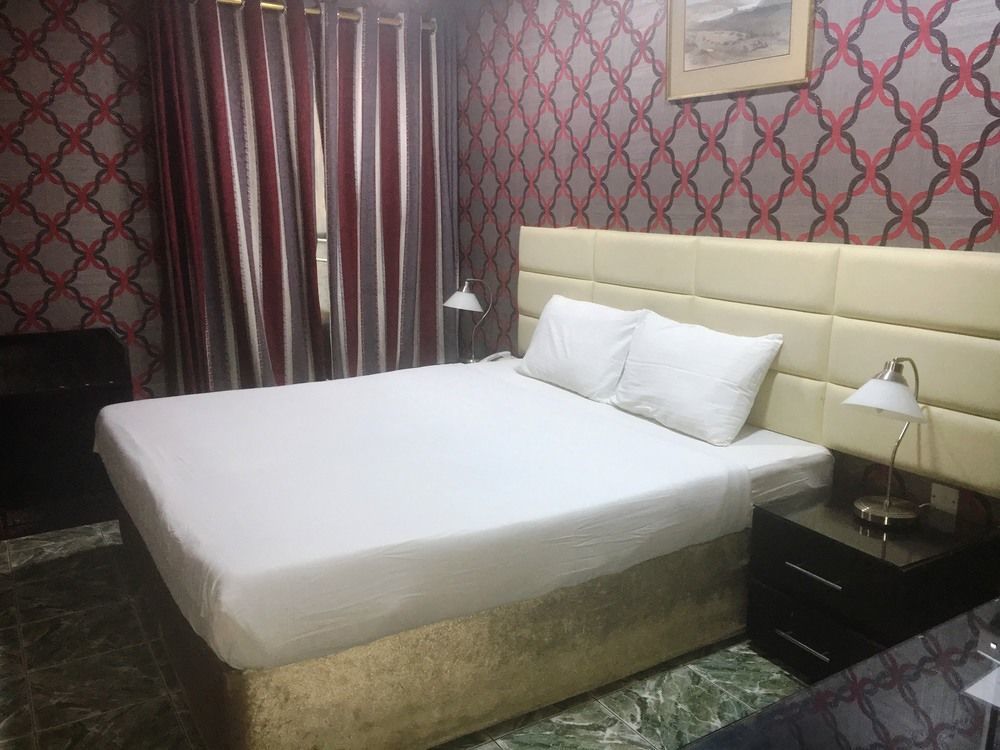 West Hotel Dubai Bagian luar foto