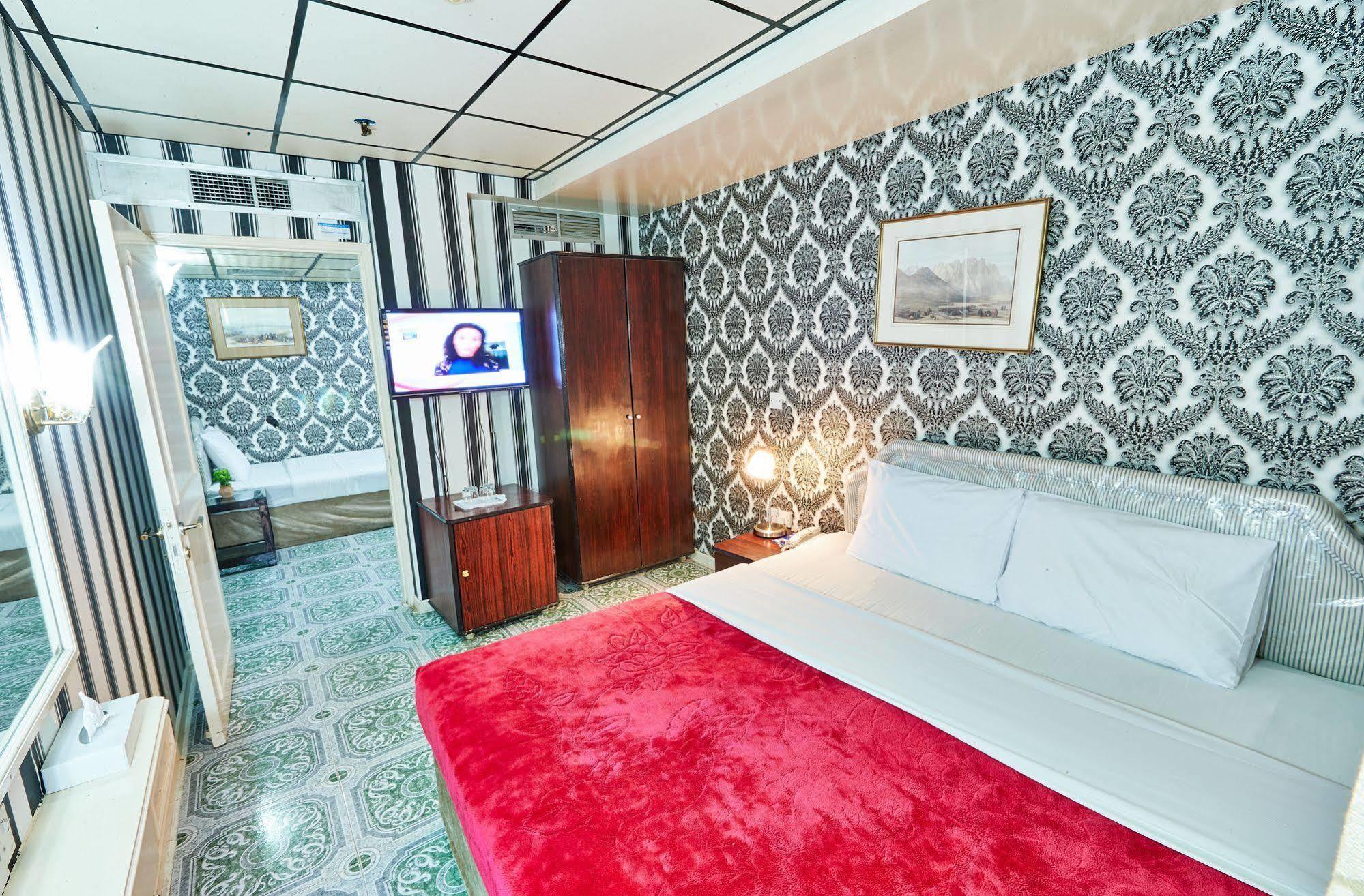 West Hotel Dubai Bagian luar foto