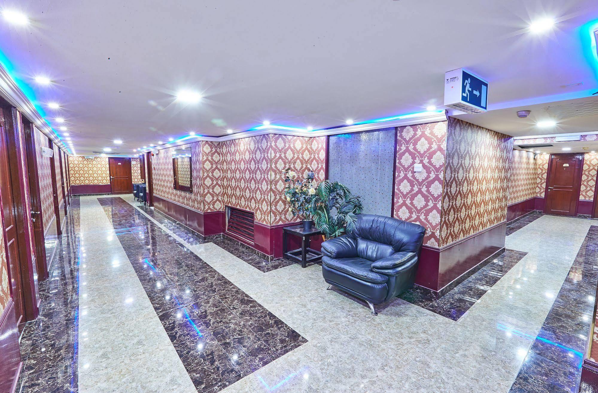 West Hotel Dubai Bagian luar foto